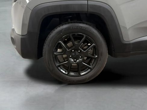 Used 2020 Jeep Renegade Altitude FWD image 26