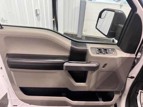 Used 2018 Ford F150 XLT image 11