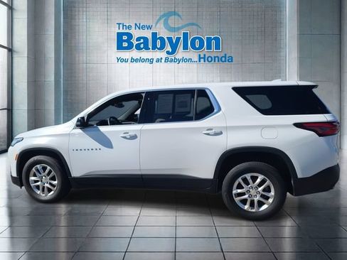 Used 2023 Chevrolet Traverse LS AWD/4WD image 2