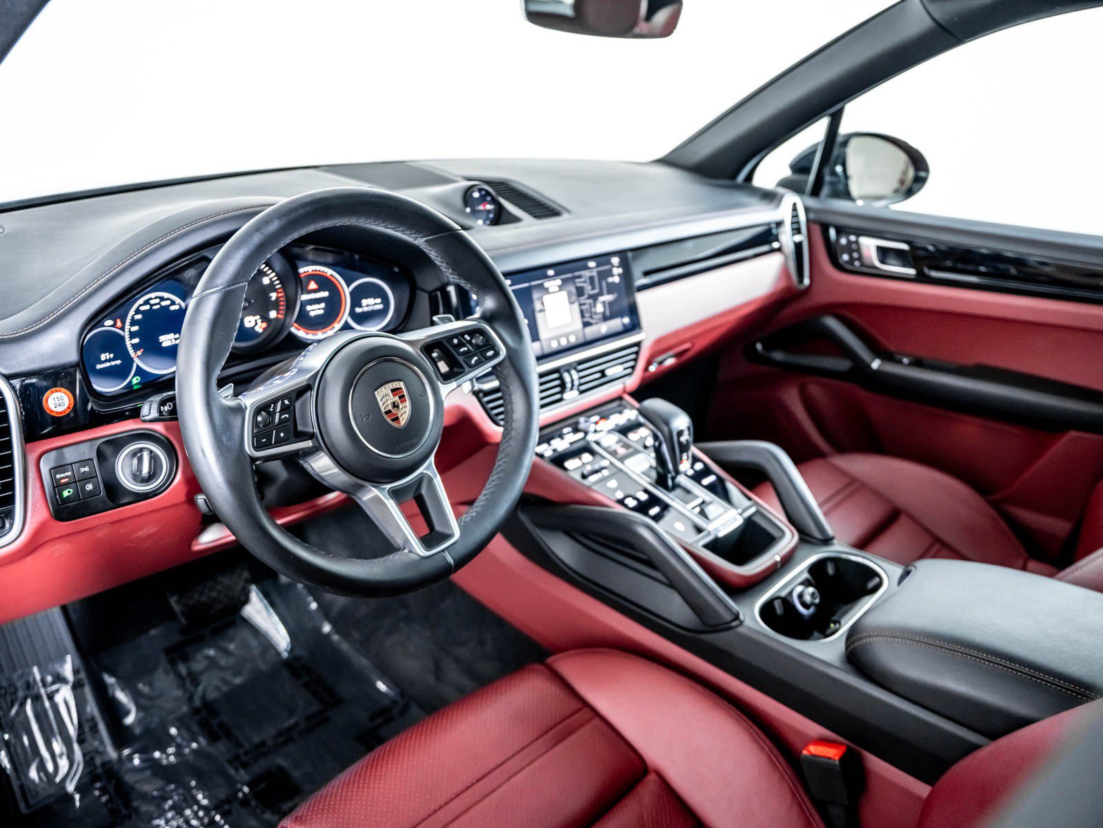 Certified 2023 Porsche Cayenne AWD/4WD image 4