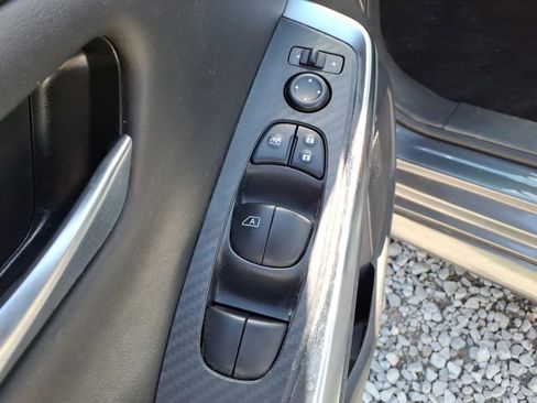 Used 2025 Nissan Sentra SR FWD image 21