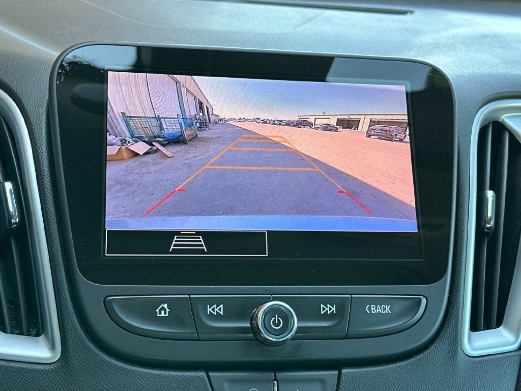 Used 2023 Chevrolet Malibu LT FWD image 21