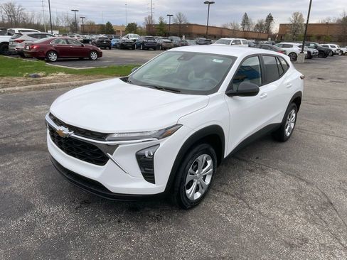 New 2026 Chevrolet Trax LS image 3