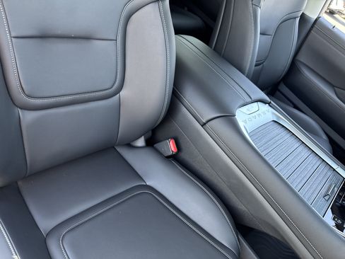 New 2025 Nissan Armada SV image 24