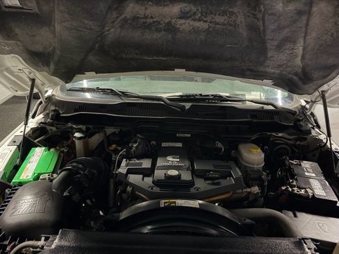 Used 2018 RAM 2500 Tradesman w/ Chrome Appearance Group AWD/4WD image 11