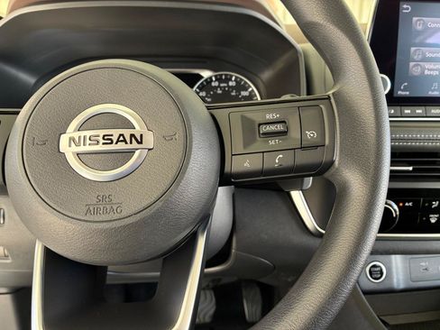 Used 2021 Nissan Rogue S FWD image 24