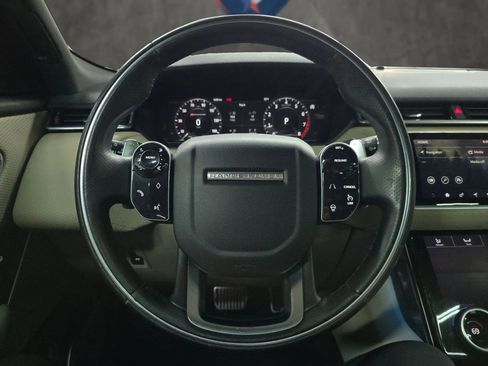 Used 2018 Land Rover Range Rover Velar R-Dynamic SE image 40