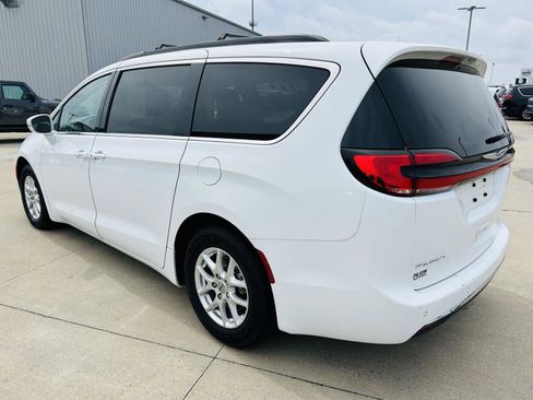 Used 2022 Chrysler Pacifica Touring-L FWD image 37