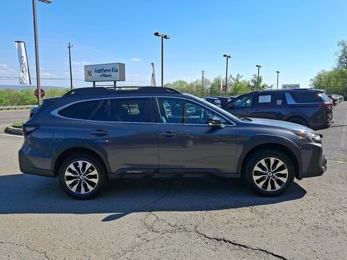 Used 2024 Subaru Outback Limited AWD/4WD image 9