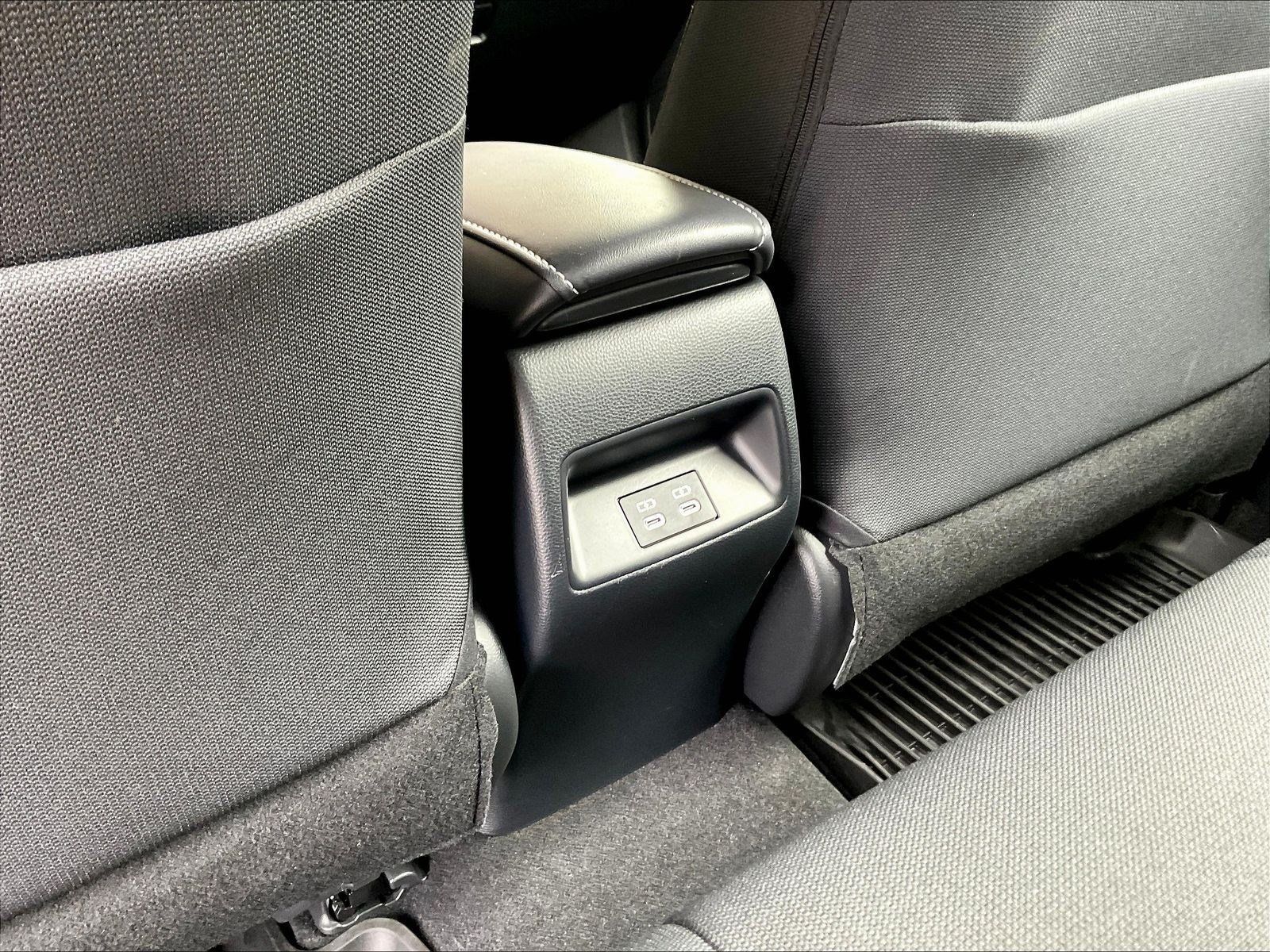 Used 2025 Toyota Corolla SE w/ SE Package FWD image 10