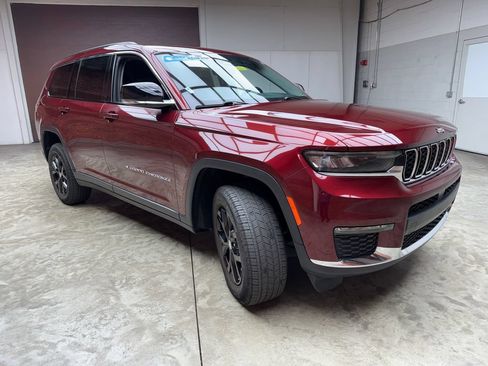 Used 2022 Jeep Grand Cherokee L Limited AWD/4WD image 7