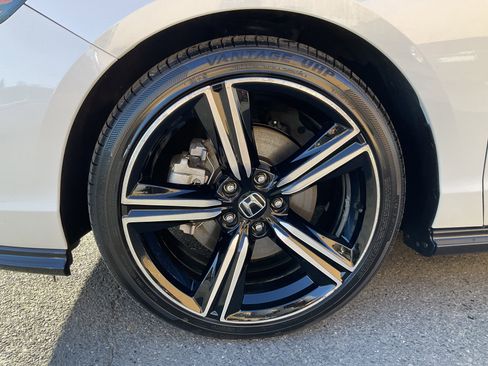 Used 2024 Honda Accord Sport image 11