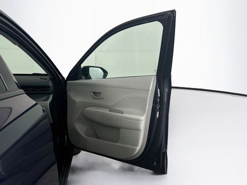 Used 2025 Hyundai Kona SEL FWD image 32
