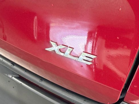 Certified 2026 Toyota Sienna XLE FWD image 15