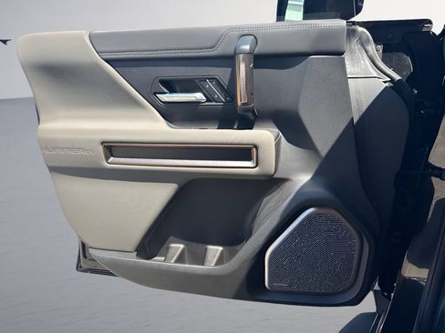 Used 2025 GMC Hummer EV 2X AWD/4WD image 30