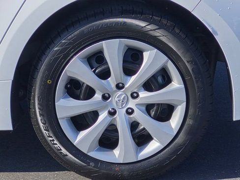 Used 2024 Toyota Corolla LE FWD image 13