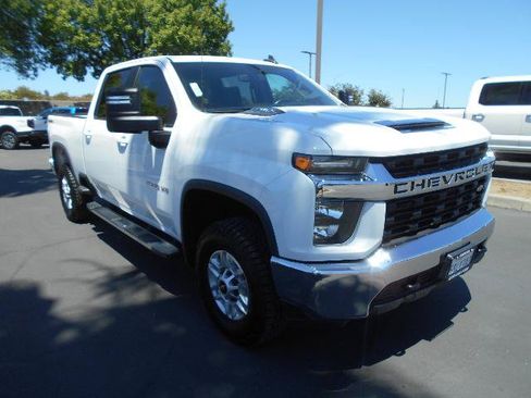 Used 2020 Chevrolet Silverado 2500 LT AWD/4WD image 3