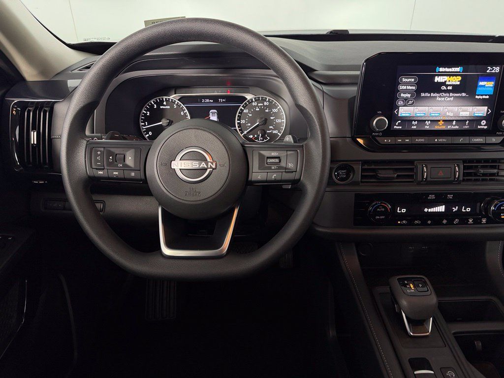 Used 2025 Nissan Pathfinder S FWD image 14
