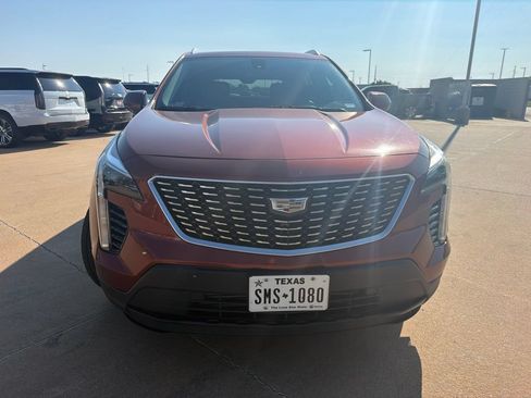 Used 2019 Cadillac XT4 Luxury w/ Cold Weather Package FWD image 12