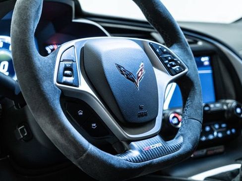 Used 2015 Chevrolet Corvette Z06 w/ 3LZ Preferred Equipment Group RWD image 24
