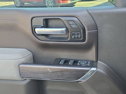 Used 2019 Chevrolet Silverado 1500 LTZ w/ LTZ Convenience Package AWD/4WD image 7