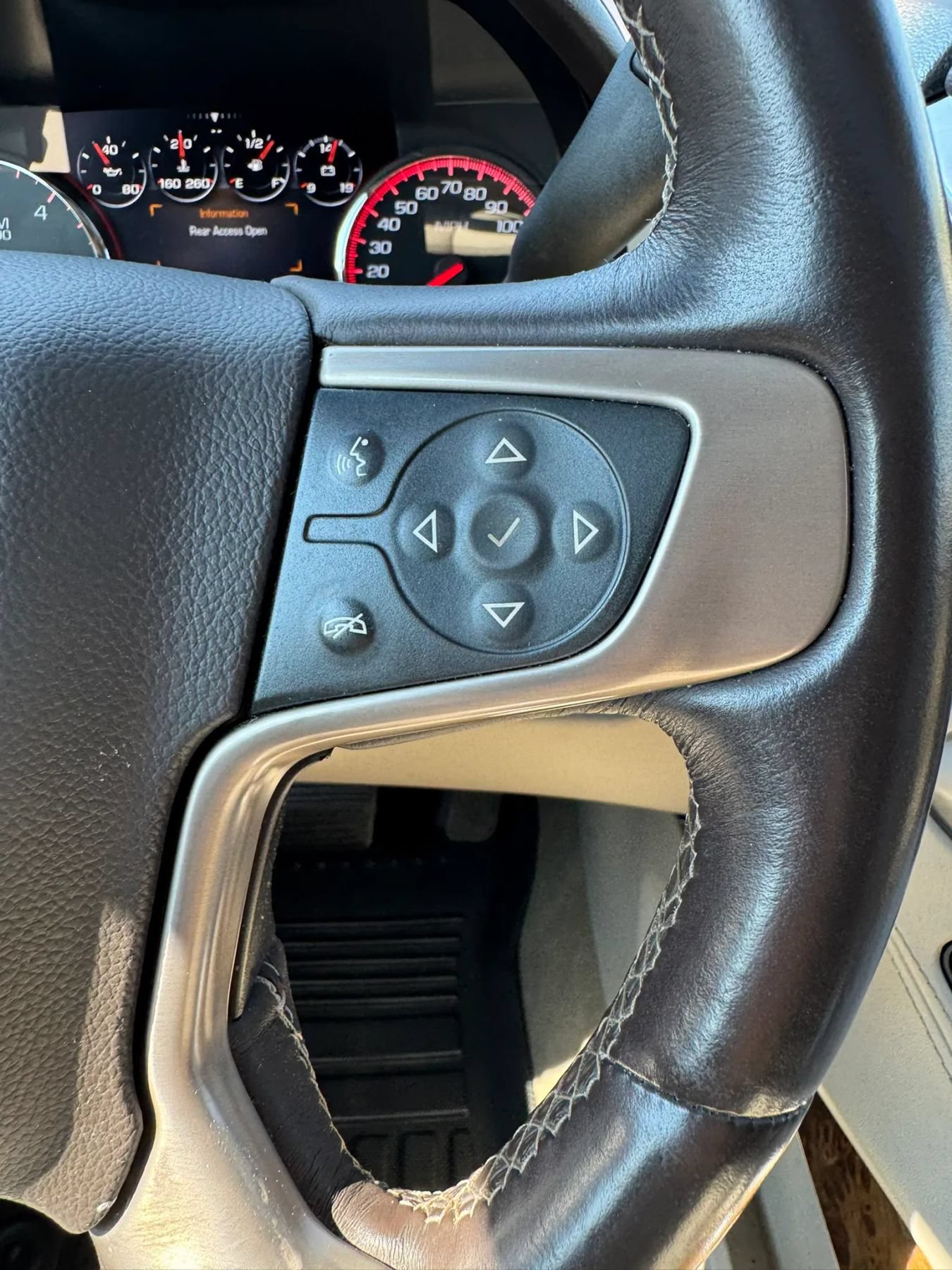 Used 2015 GMC Yukon Denali w/ Touring Package AWD/4WD image 55