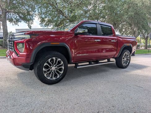 Used 2023 GMC Canyon Denali AWD/4WD image 3
