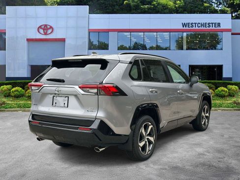 New 2025 Toyota RAV4 SE image 4