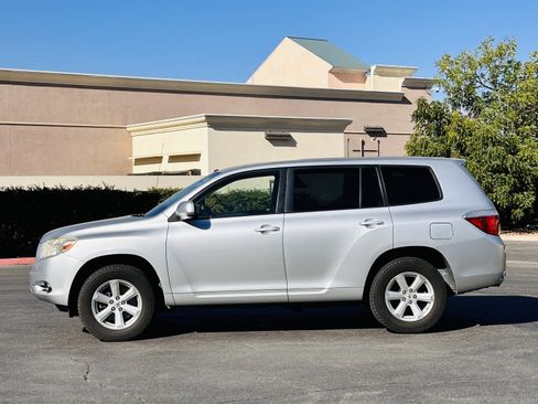 Used 2008 Toyota Highlander 4WD image 2