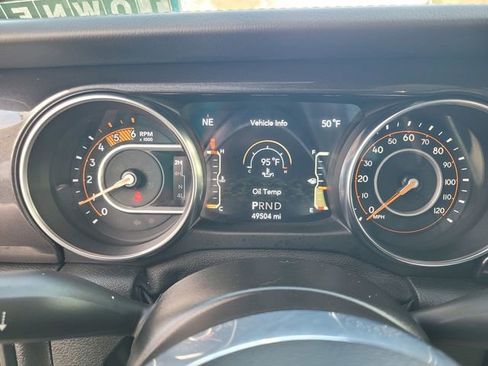 Used 2021 Jeep Wrangler Unlimited Sahara image 27