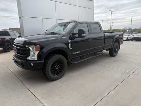 Used 2022 Ford F350 XLT w/ Black Appearance Package image 1