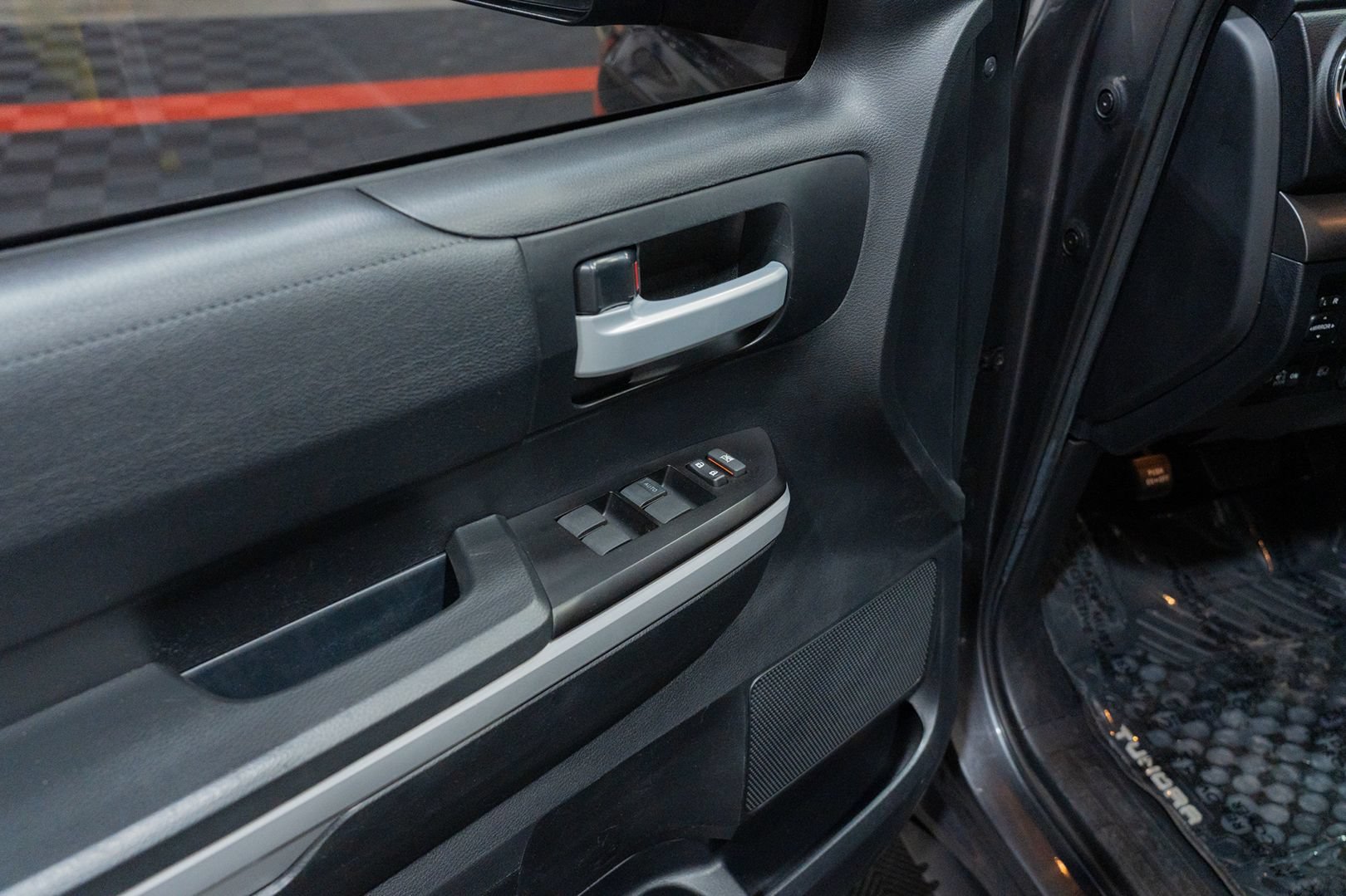 Used 2019 Toyota Tundra SR5 AWD/4WD image 20