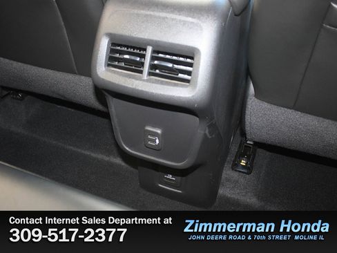 Used 2023 Chevrolet Equinox RS w/ RS Leather Package image 9
