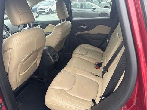 Used 2017 Jeep Cherokee Limited AWD/4WD image 7