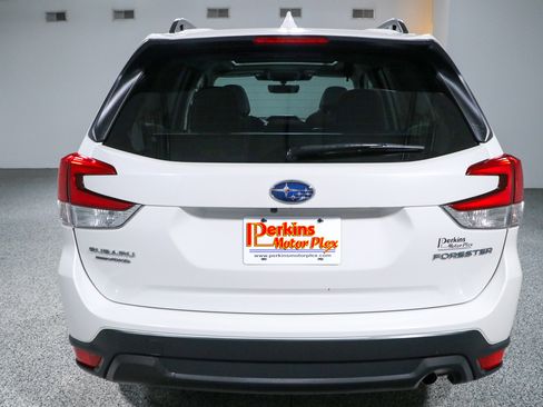 Used 2023 Subaru Forester Premium AWD/4WD image 8
