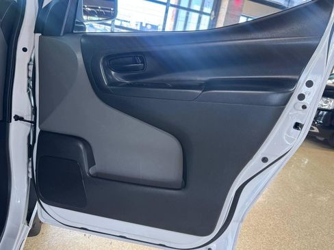 Used 2017 Nissan NV200 SV FWD image 10