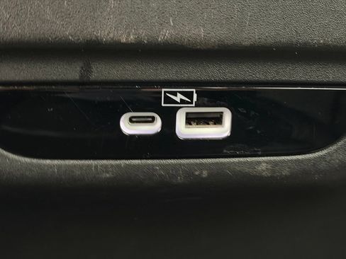 Used 2022 Chrysler Pacifica Touring-L FWD image 18