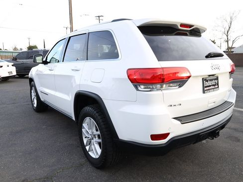 Used 2017 Jeep Grand Cherokee Laredo w/ Quick Order Package 23E AWD/4WD image 6