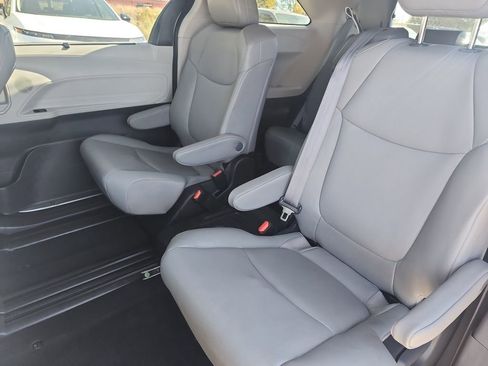 Used 2024 Toyota Sienna XLE image 19