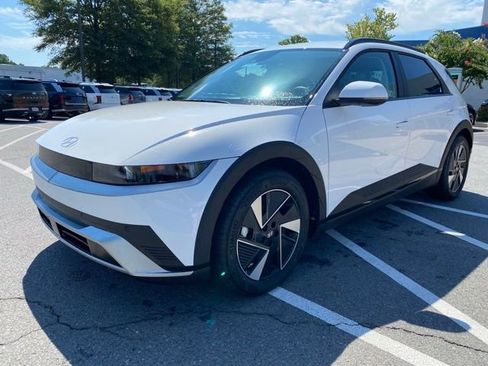 New 2025 Hyundai Ioniq 5 SEL image 3