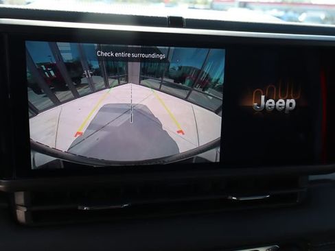 Used 2025 Jeep Wrangler Unlimited Sahara w/ Safety Group image 37