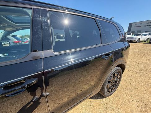 Used 2022 Kia Telluride SX w/ SX Prestige Package AWD/4WD image 37
