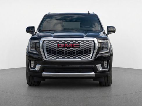 Used 2021 GMC Yukon XL Denali w/ Denali Premium Package AWD/4WD image 5