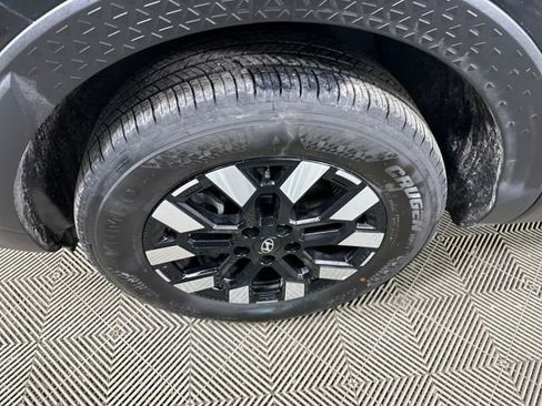 Certified 2025 Hyundai Santa Cruz SE image 10
