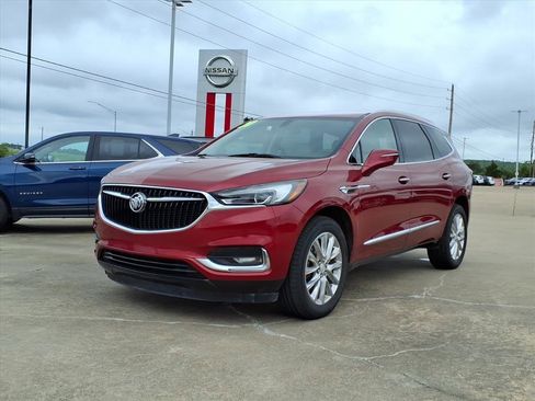 Used 2020 Buick Enclave Essence FWD image 2