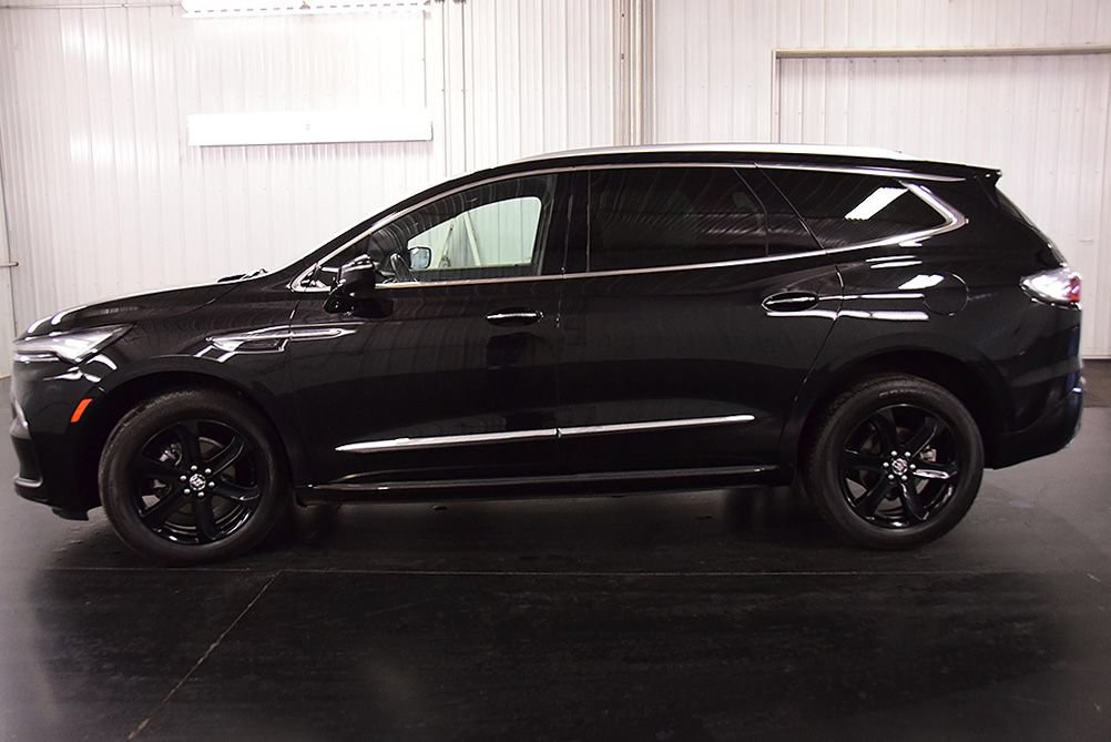 Used 2024 Buick Enclave Essence w/ Experience Buick Package AWD/4WD image 4