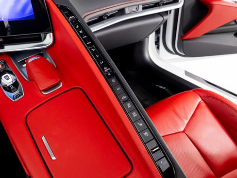 Used 2021 Chevrolet Corvette Stingray Preferred Cpe w/ Engine Appearance Package image 25