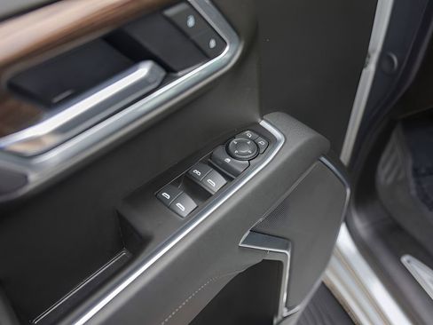 Used 2025 Chevrolet Silverado 1500 LT RWD image 11