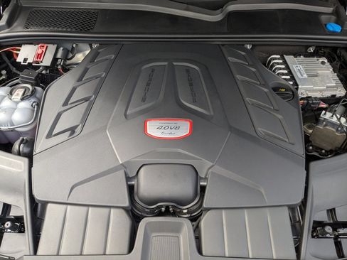 Certified 2023 Porsche Cayenne Turbo AWD/4WD image 29