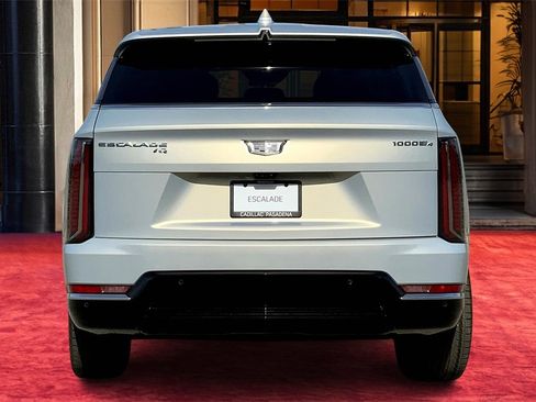 New 2025 Cadillac Escalade IQ Luxury 2 image 5
